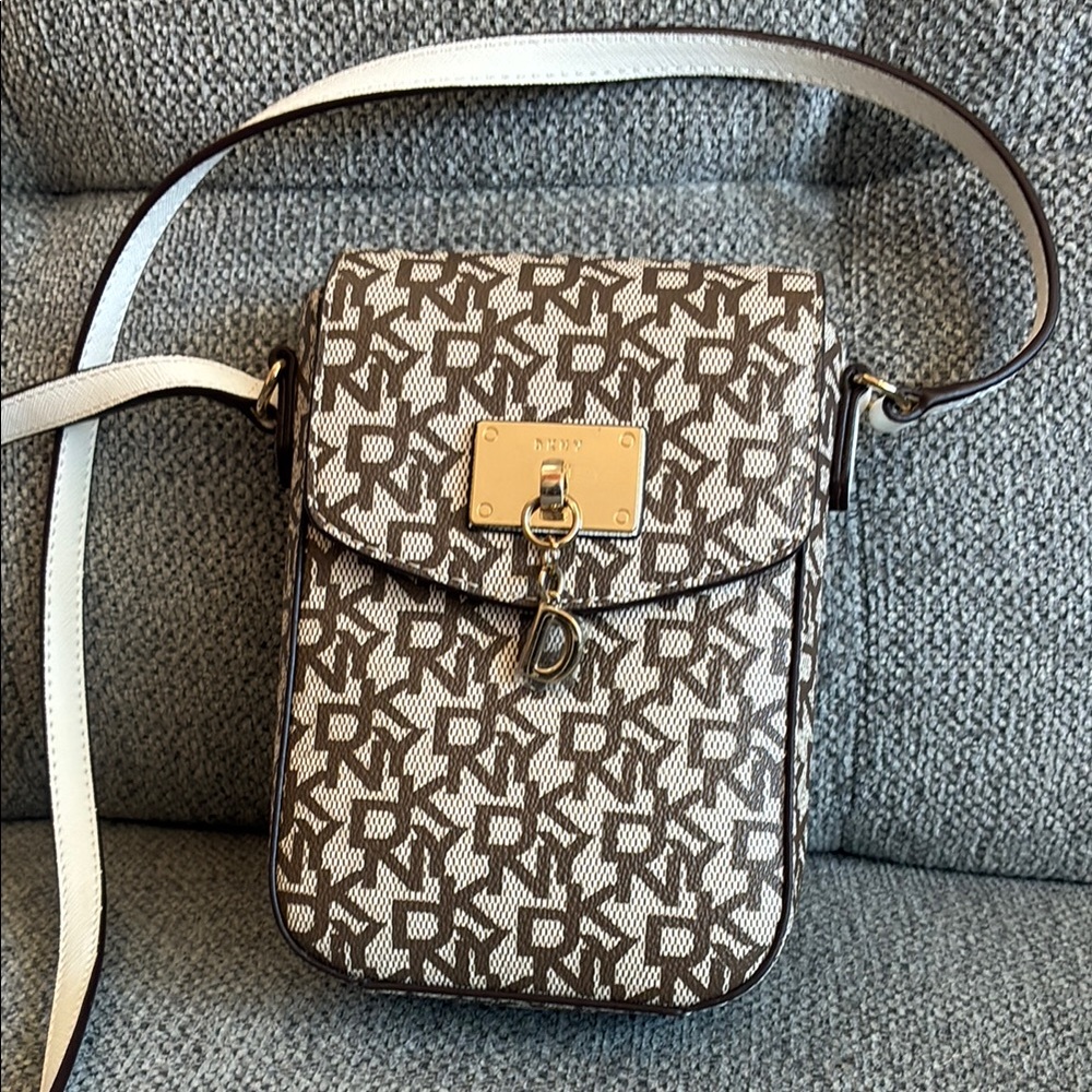 DKNY Crossbody Bag Brown and Cream Monogram Design, new no tags